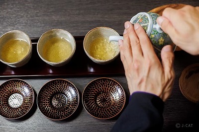 【京都宇治 宝善院】薬膳茶と季節の寒天をお愉しみ頂きます。